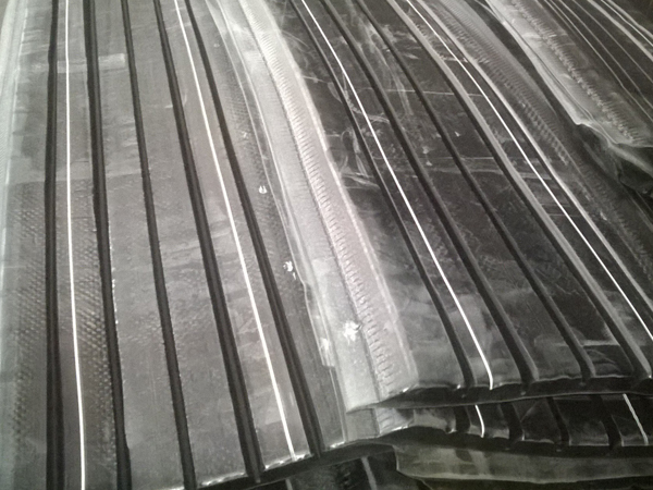 Комплексныя рашэнні і надзейныя пастаўкі для прадпрыемстваў гумова-тэхнічнай галіны і аўтамабільнай прамысловасці