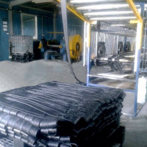 Кваліфікаваныя інжынеры-тэхнолагі працуюць над распрацоўкай індывідуальных рэцэптур для спецыфічных ужыванняў